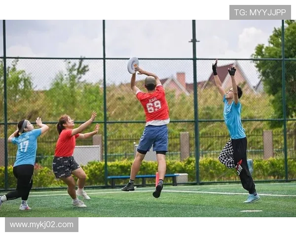 广州飞盘队在极限运动会中的团队协作表现精彩点评与分析