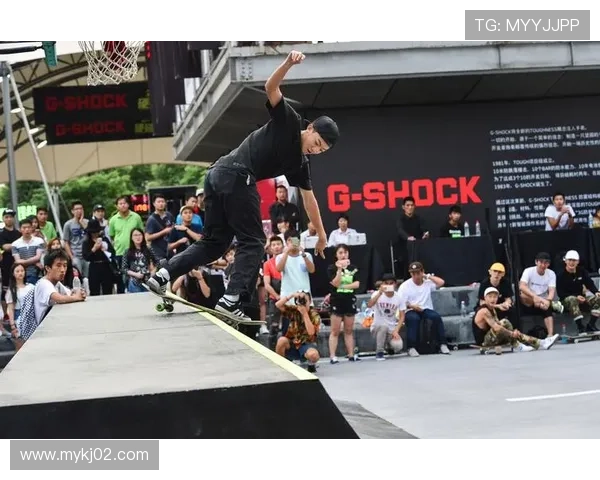 成都滑板队在世界街舞大赛中的节奏表现精彩点评与分析